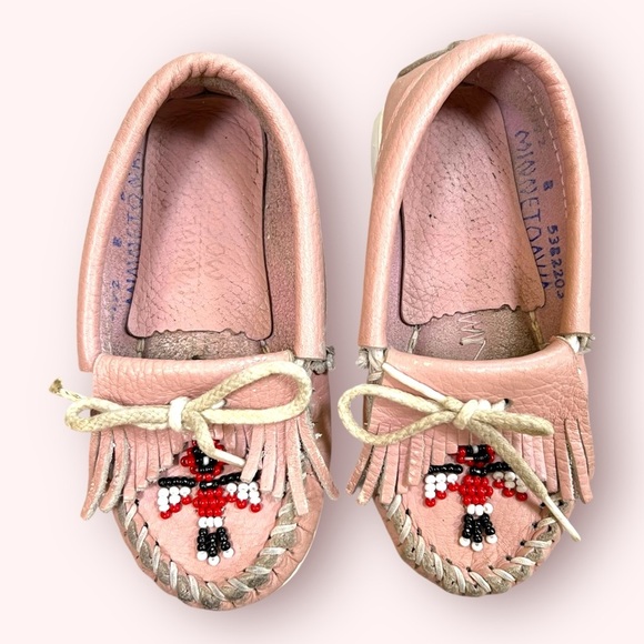MINNETONKA Kids Pink Leather Moccasins with Fringe and Beading Size 8 - Picture 1 of 8